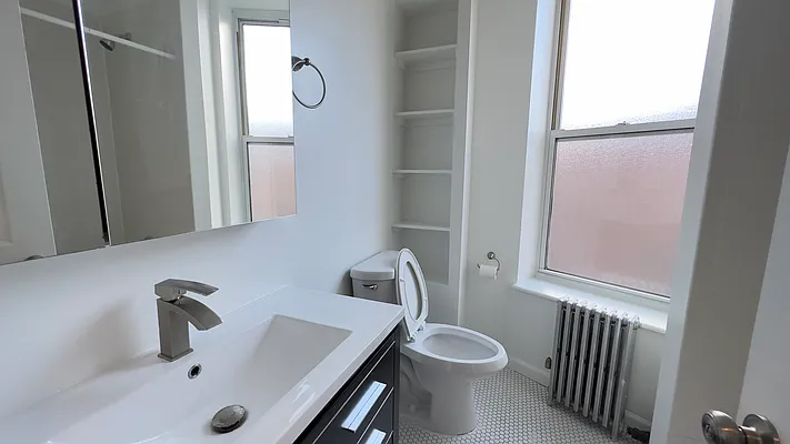 Rented by EXR | media 12