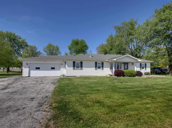 1635 N 1800th Ave, Paloma, IL 62359