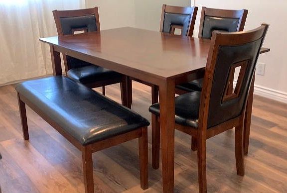 Dining room...NEW hardwood floors!