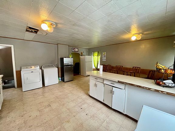 4th image of 905 Grand Ave