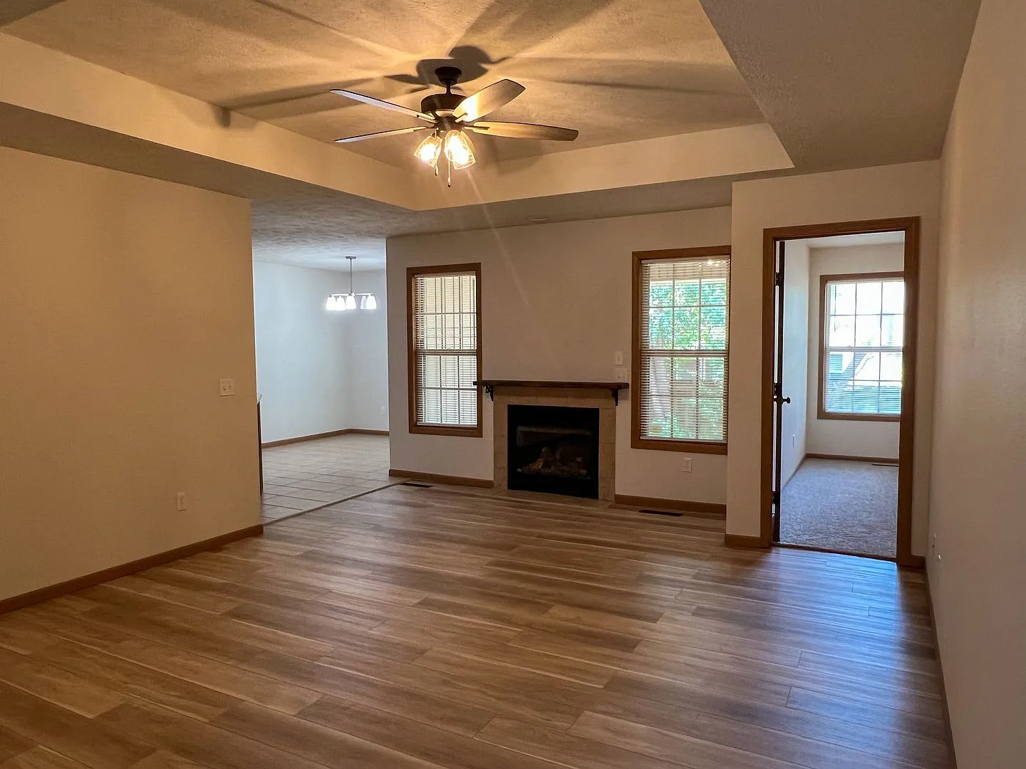3 Bedroom 2 Bathroom 2 Car Garage — Photo 2
