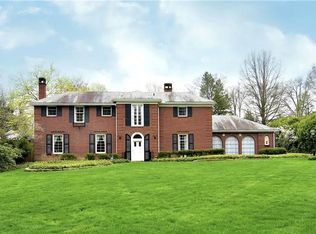 900 Newport Rd, Akron, OH 44303