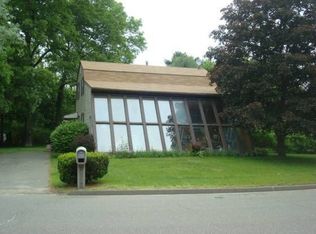 26 Kenneth Rd, Easthampton, MA 01027