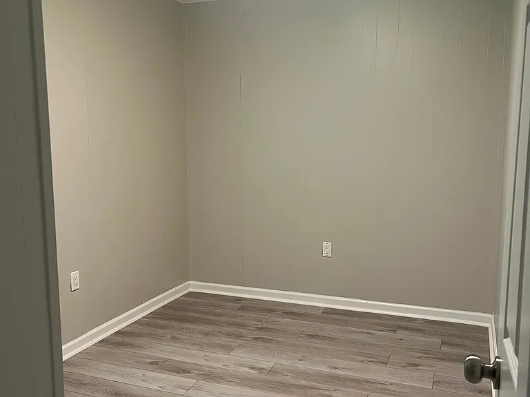 1133 Railroad Dr — Photo 13