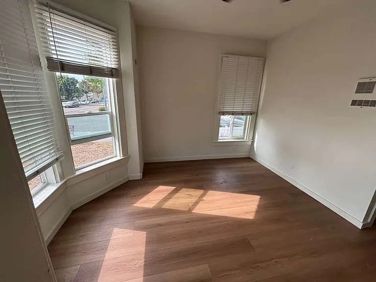 907 D Ave #2 — Photo 8