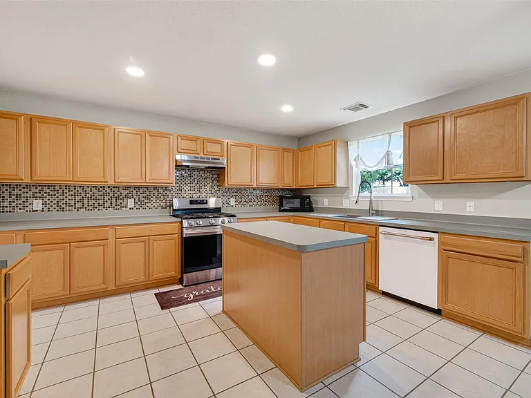 3934 Brook Garden Ln — Photo 10