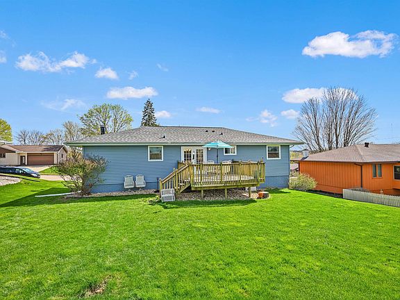 2nd image of 3989 Hillcrest Rd