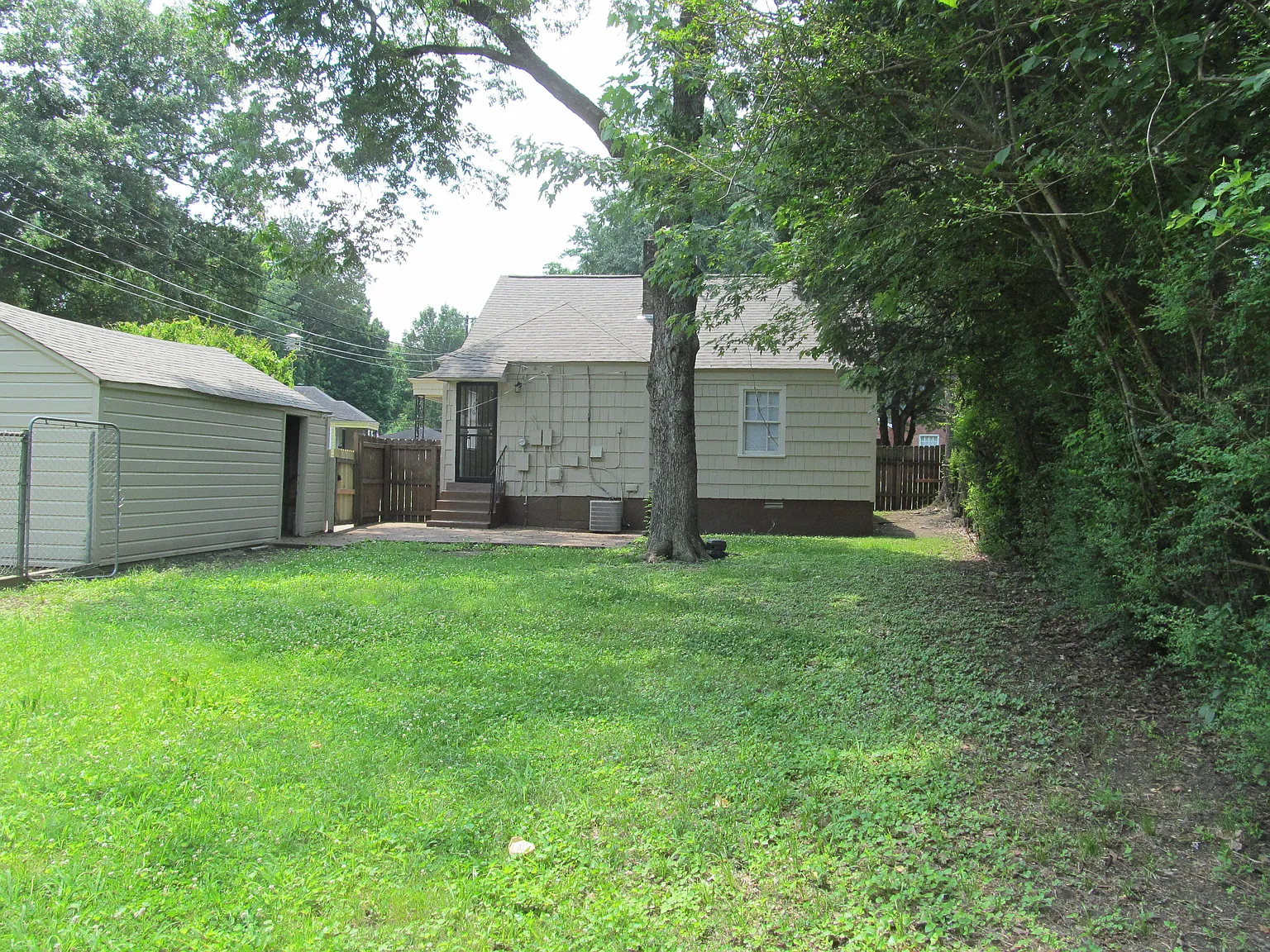 2 bed, 906 sqft, $1,100 — Photo 3