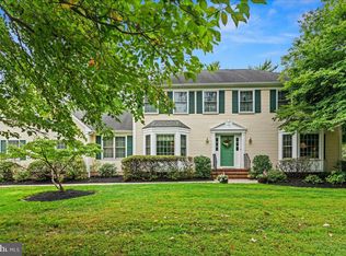 1 N Riding Dr, Pennington, NJ 08534