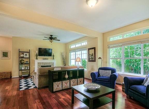 4th image of 1938 NE Katsura Ct