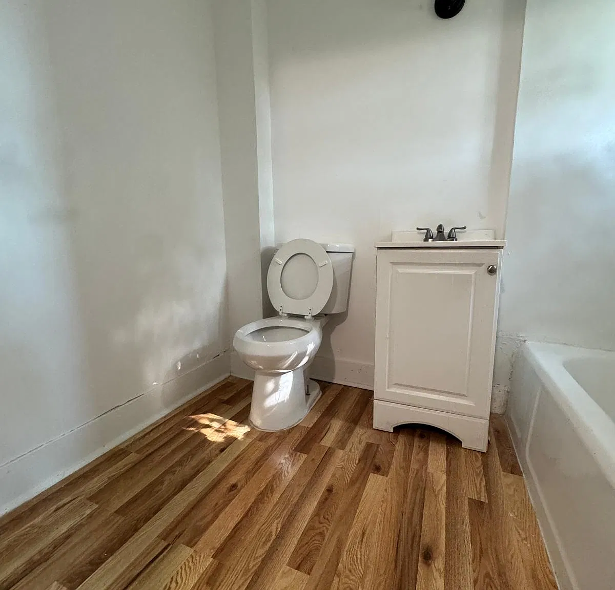 2 bed, 864 sqft, $1,675 — Photo 3