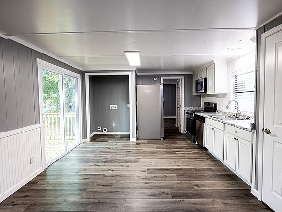 4th image of 4413 Basswood Dr