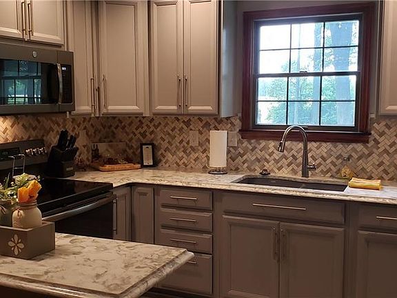 5th image of 4431 West Dr #29