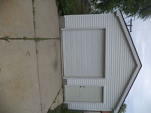 3rd image of 14578 Pearl St