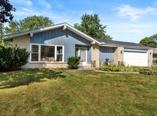 4216 Wood View Ln, Racine, WI 53404