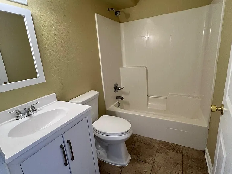 617 Gardenia St #1 — Photo 5