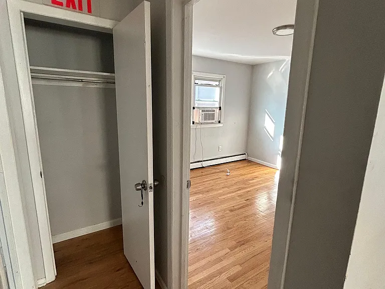 580 Jefferson Ave #J4 — Photo 6