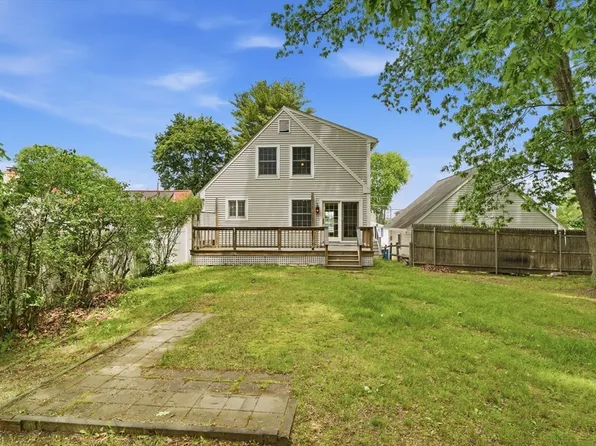 24 Bowers Ave, Tyngsboro, MA 01879