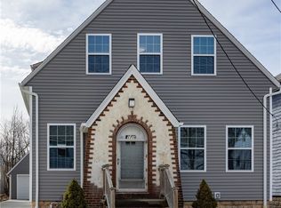1716 Robindale St, Wickliffe, OH 44092