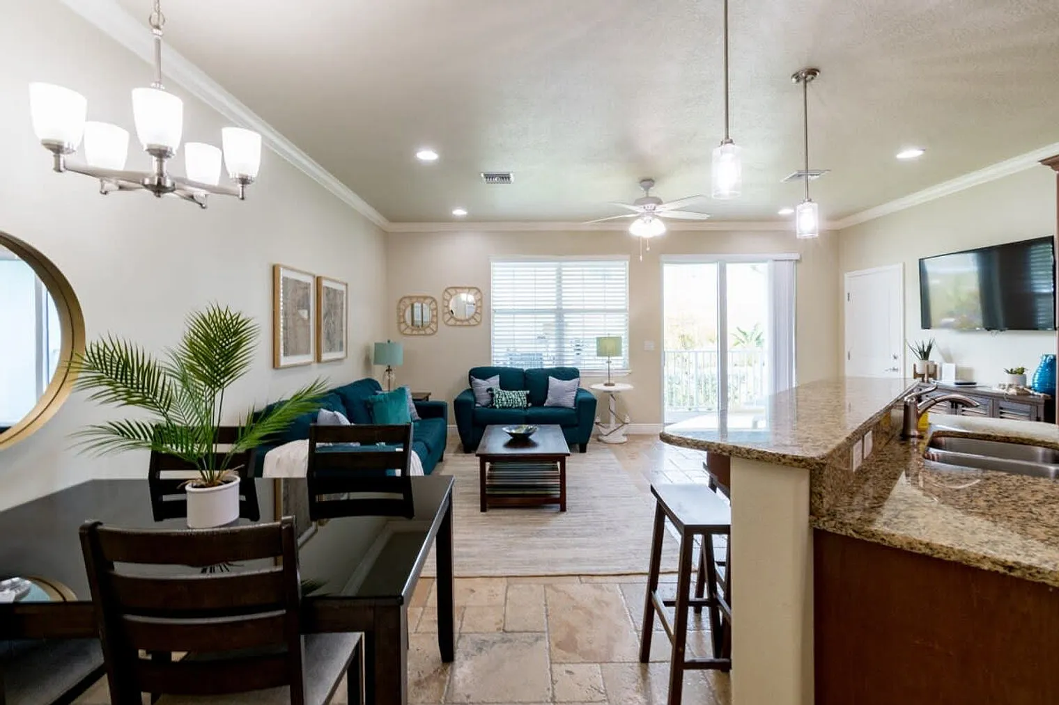 6 bed, 4.0 bath, 2798 sqft, $8,946 — Photo 3