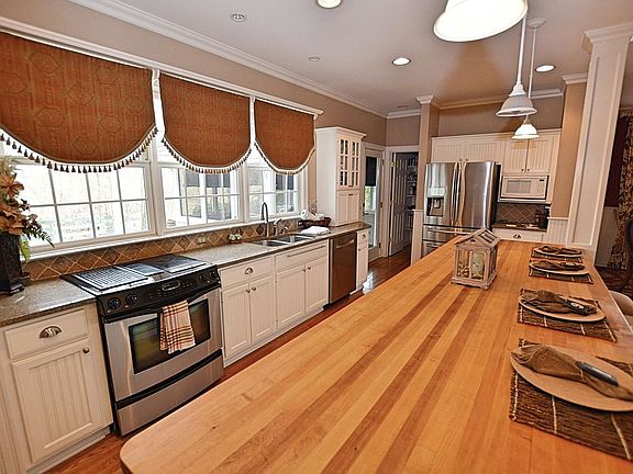 3rd image of 7625 Kestrel Way E