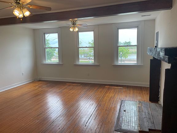 3rd image of 70 Clinton St APT D