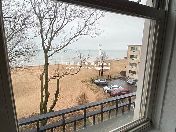 2nd image of 1051 W Pratt Blvd APT 3B