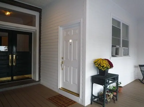 5 Hundley Ct, Stamford, CT 06902