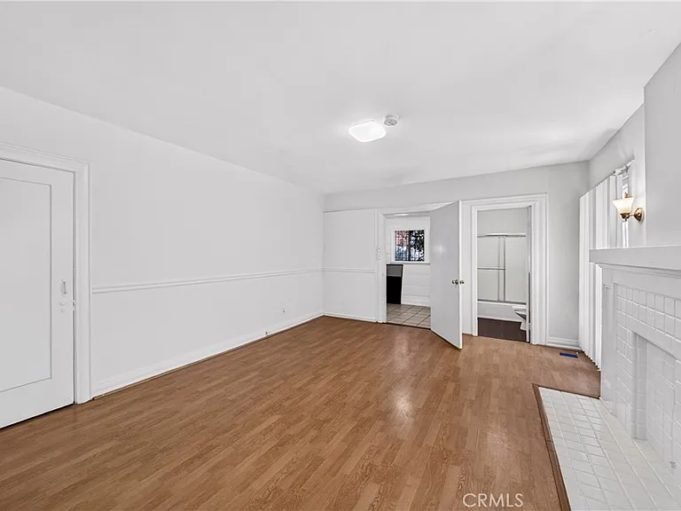 139 S Manhattan Pl — Photo 13