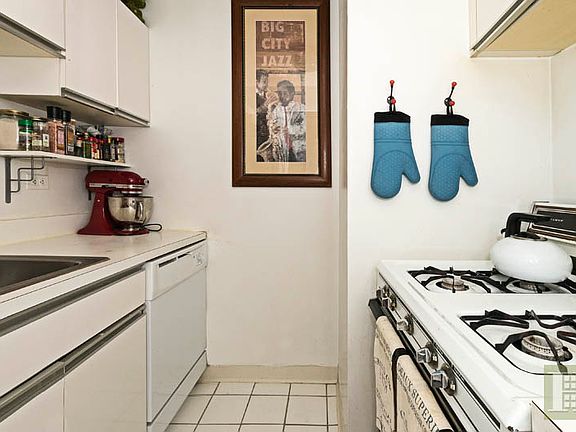2nd image of 404 E 79th St APT 18D