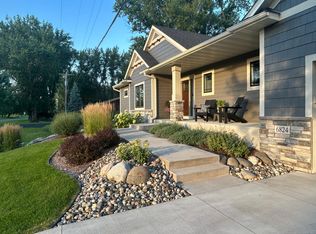 6824 E Shadow Lake Dr, Circle Pines, MN 55014