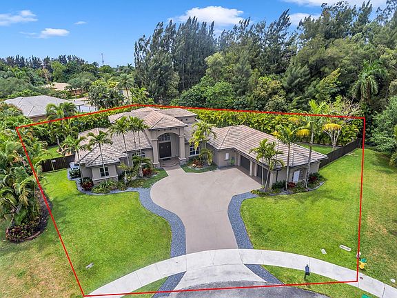 3rd image of 6220 SW 57th Place