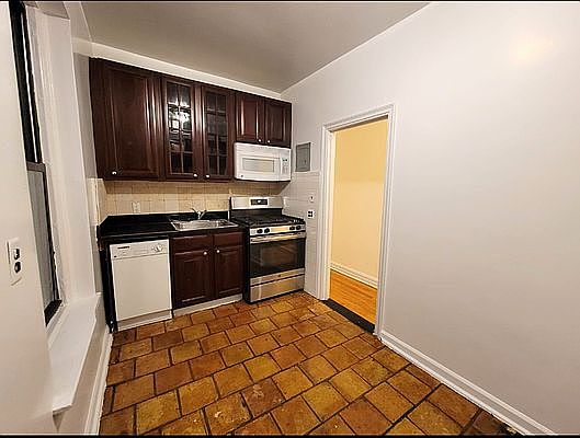 5th image of 251 W 81st St #3Z