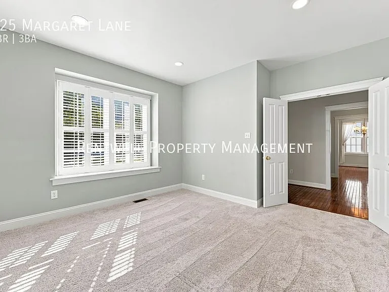 125 Margaret Ln — Photo 13