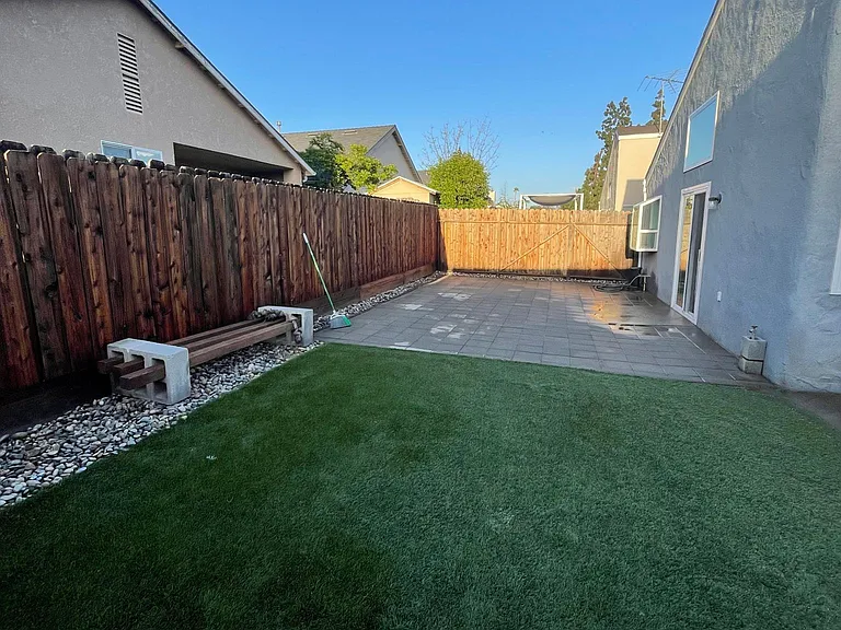 3564 W Princeton Ave — Photo 12