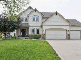 6614 Cheldon Ct, Johnston, IA 50131