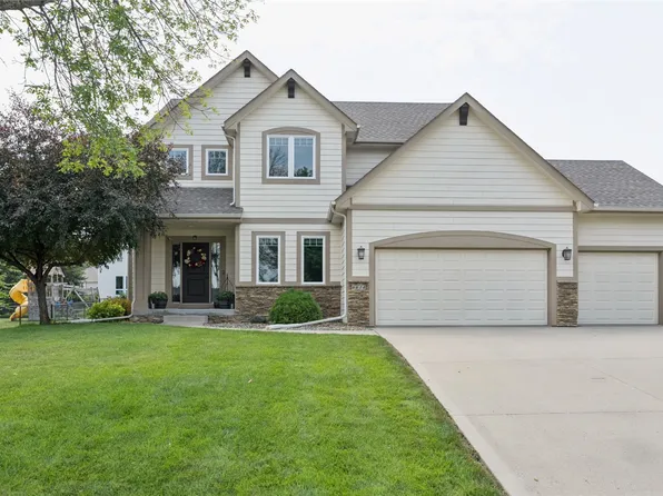 6614 Cheldon Ct, Johnston, IA 50131