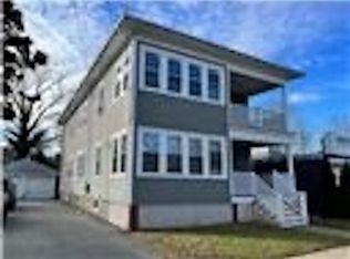 411 High St APT 2, Bristol, RI 02809