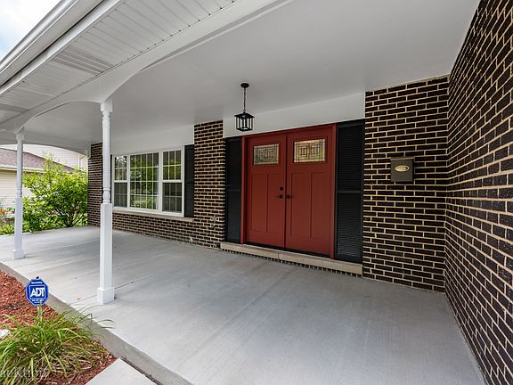 2nd image of 17W524 W Portsmouth Dr