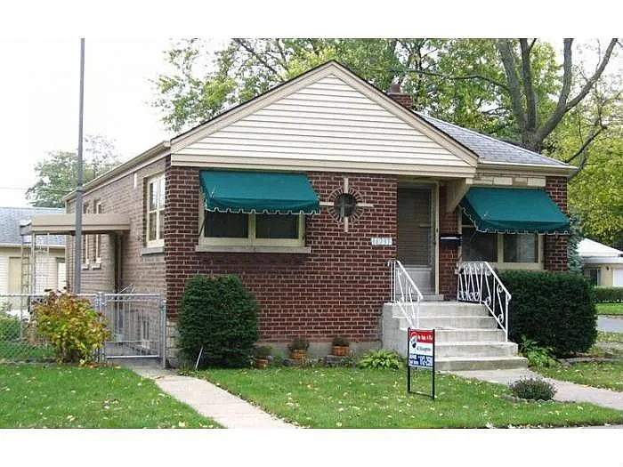 14200 S Parnell Ave photo 1