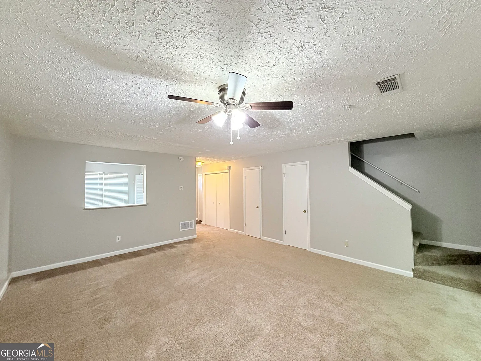 2 bed, 2.5 bath, 1184 sqft, $1,325 — Photo 3