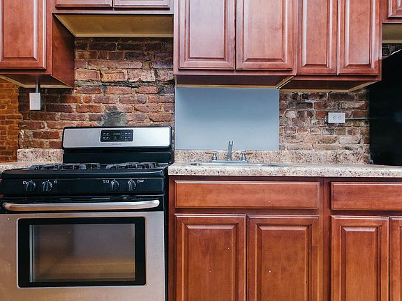 5th image of 1428 Putman Ave #2C