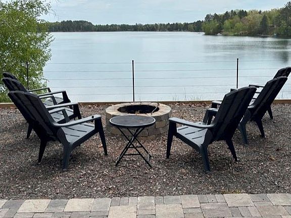 5th image of 128 Pine Point Dr