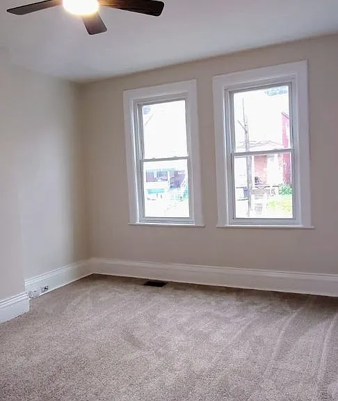 305 Moore Ave — Photo 15