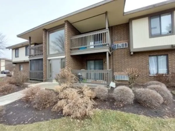 580 Somerset Ln APT 3, Crystal Lake, IL 60014