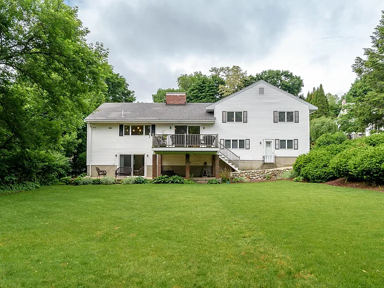 1 Radcliffe Rd — Photo 40
