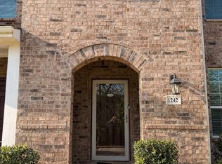 1242 Alamo Dr, Lewisville, TX 75077