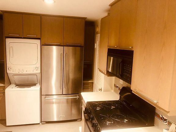 4th image of 2537 Asbury Ave