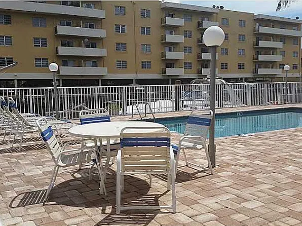 3868 NE 169th St #1, North Miami Beach, FL 33160
