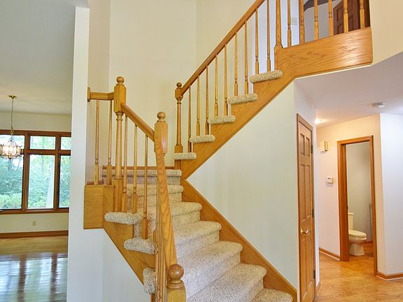 3rd image of 6026 Londonberrie Ct